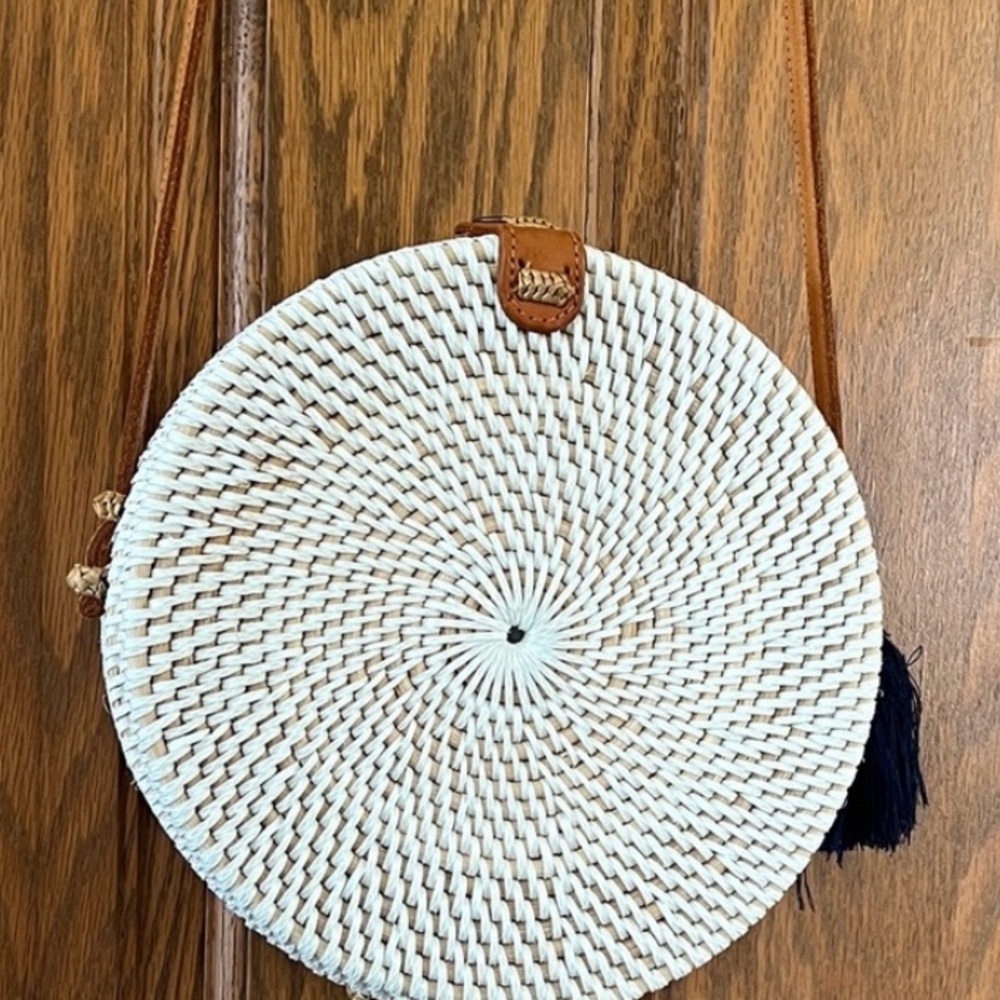Round White Rattan  Crossbody Bag With Leather Strap NWOT